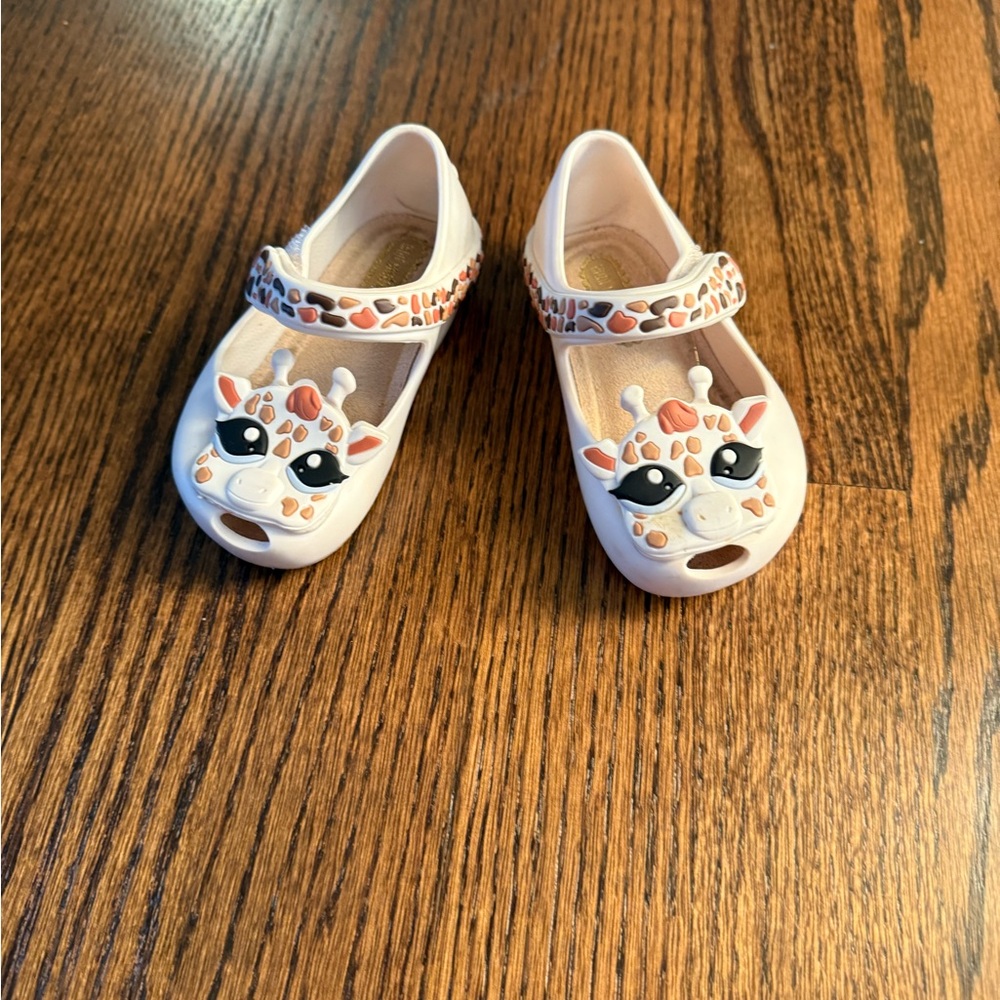Mini Melissa cream Giraffe